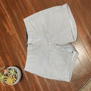 Old Navy Seersucker shorts (0729)